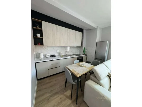 Tirane, jepet me qera apartament 2+1 Kati 2, 94 m² 700 € (Bulevardi i ri)