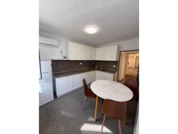 Tirane, jepet me qera ambjent biznesi Kati 2, 130 m² 2.000 € (Zogu i Zi)