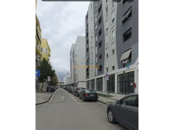 Tirane, jepet me qera ambjent biznesi Kati 0, 117 m² 1.000 € (Ish Parku)
