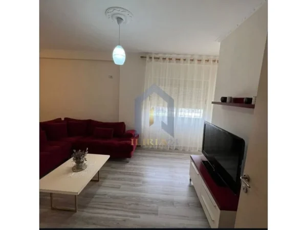 Tirane, shes 1+1+Ballkon Kati 7, 85 m² 115.000 €