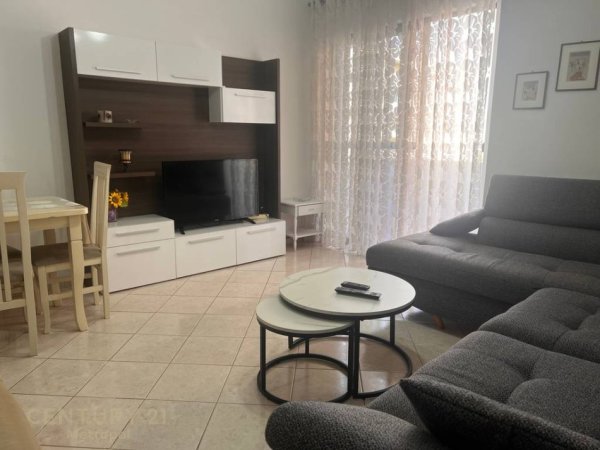 Tirane, jap me qera apartament 2+1 Kati 5, 104 m² 550 € 