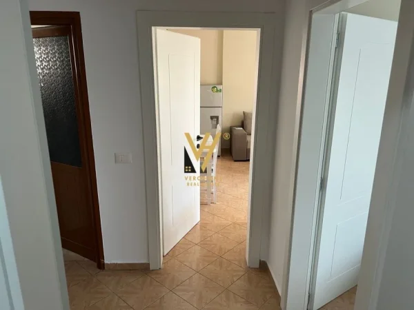 Tirane, jepet me qera apartament 1+1+Ballkon Kati 5, 60 m² 550 € (RRUGA MINE PEZA)