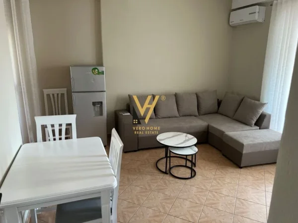 Tirane, jepet me qera apartament 1+1+Ballkon Kati 5, 60 m² 550 € (RRUGA MINE PEZA)