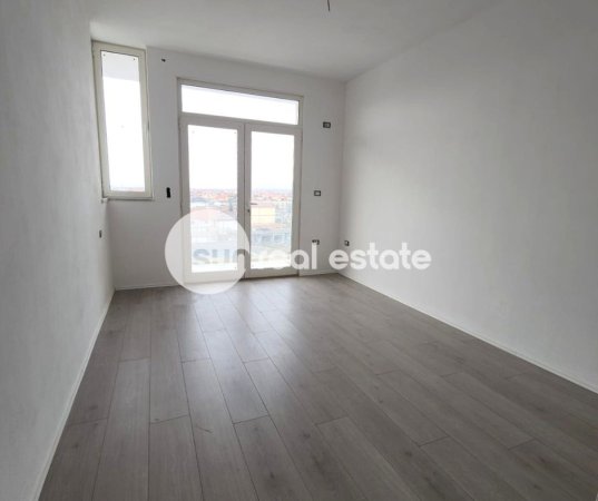 Shkoder, shitet apartament 2+1+Ballkon Kati 5, 110 m² (AFER POLICISE)