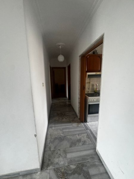 Tirane, jepet me qera apartament 2+1+Ballkon Kati 6, 127 m² 600 € (laprake)