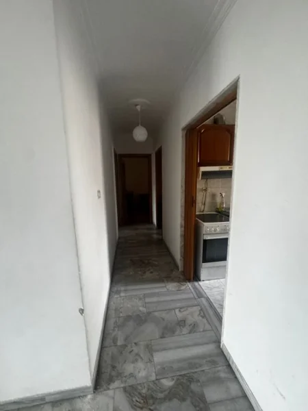 Tirane, jepet me qera apartament 2+1+Ballkon Kati 6, 127 m² 600 € (laprake)