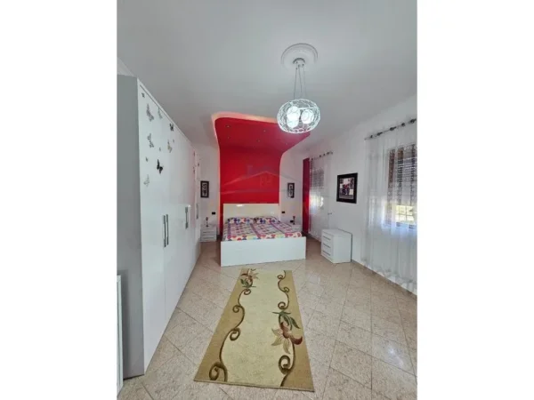 Durres, shitet apartament 4+1+Aneks+Ballkon Kati 1, 138 m² 210.000 € 