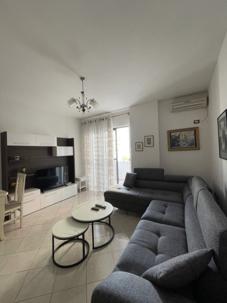 Tirane, jepet me qera apartament 2+1+Ballkon Kati 5, 100 m² 500 € (Rruga teodor keko)