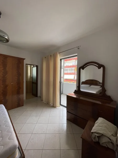 Tirane, jepet me qera apartament 2+1+Ballkon Kati 5, 100 m² 500 € (Rruga teodor keko)