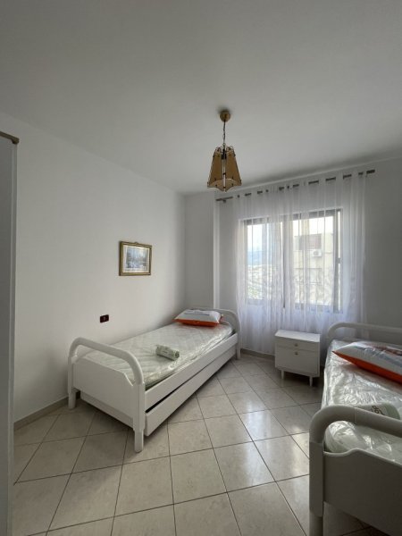 Tirane, jepet me qera apartament 2+1+Ballkon Kati 5, 100 m² 500 € (Rruga teodor keko)