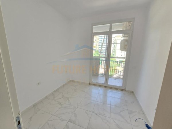 Tirane, jepet me qera apartament 2+1 Kati 3, 111 m² 1.000 € (Rruga e Kavajes, Mbrapa SQ21)