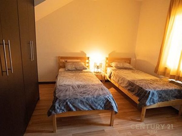 Tirane, jepet me qera apartament Dublex Kati 3, 257 m² 1.200 € (Kodra e Diellit)