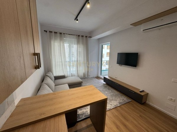 Tirane, jepet me qera apartament 1+1 Kati 7, 60 m² 500 € (Ali Demi)