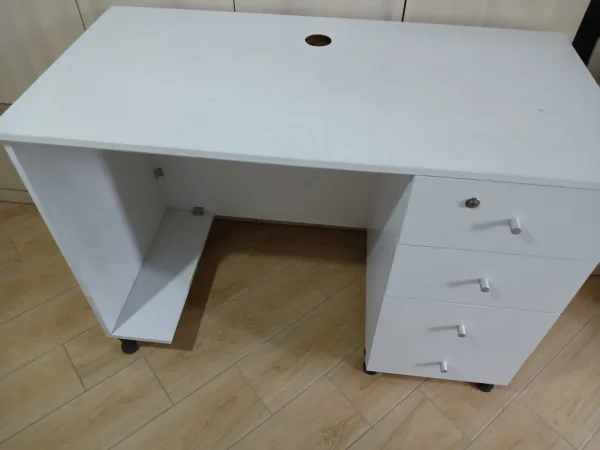 Tirane, shes Tavolin pune 40 €