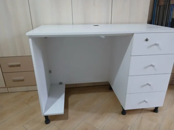 Tirane, shes Tavolin pune 40 €