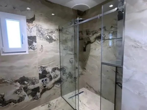 Tirane, shitet apartament 2+1 , 96 m² 273.000 € (shkolla e kuqe)