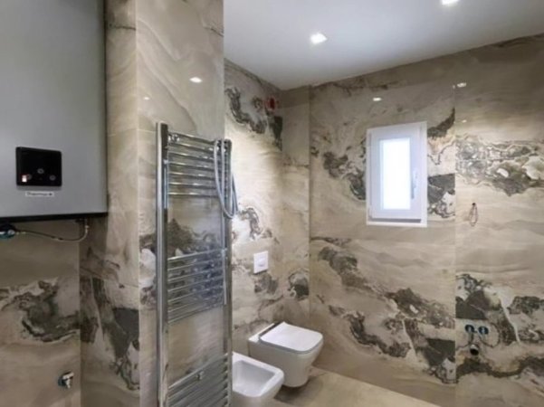 Tirane, shitet apartament 2+1 , 96 m² 273.000 € (shkolla e kuqe)