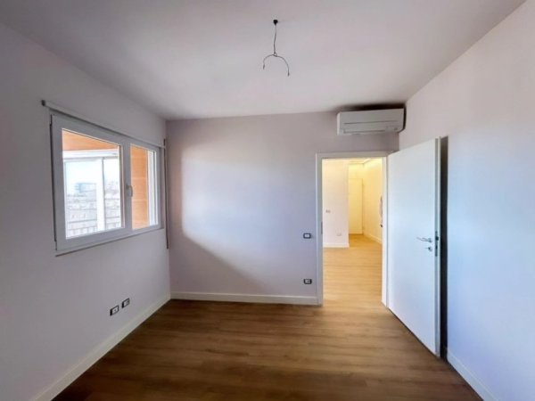Tirane, shitet apartament 2+1 , 96 m² 273.000 € (shkolla e kuqe)