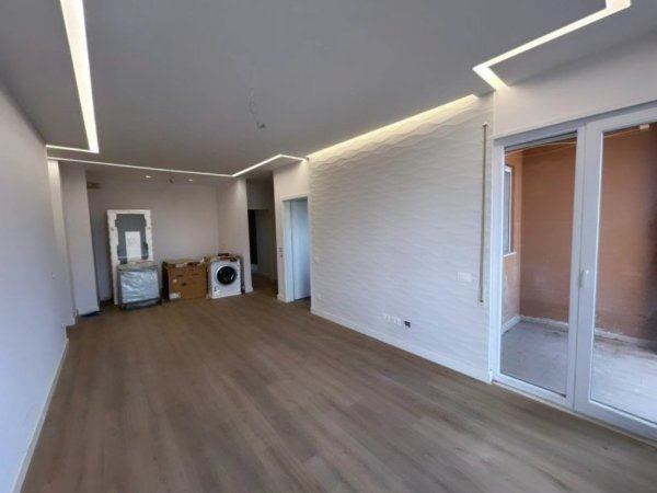 Tirane, shitet apartament 2+1 , 96 m² 273.000 € (shkolla e kuqe)