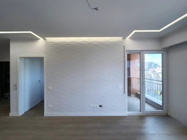 Tirane, shitet apartament 2+1 , 96 m² 273.000 € (shkolla e kuqe)