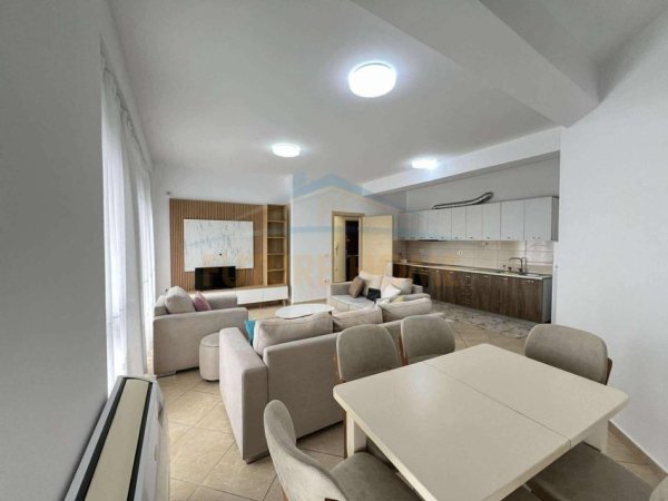 Tirane, jepet me qera apartament 2+1 Kati 8, 128 m² 500 € (UNAZA E RE)