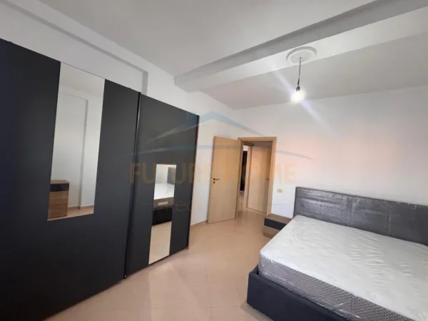 Durres, jepet me qera apartament 2+1 Kati 9, 84 m² 400 € 