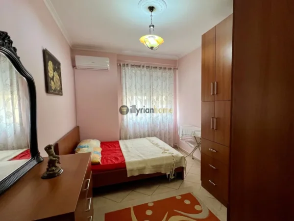 Tirane, jepet me qera apartament 2+1+Ballkon Kati 3, 120 m² 570 € (Astir)
