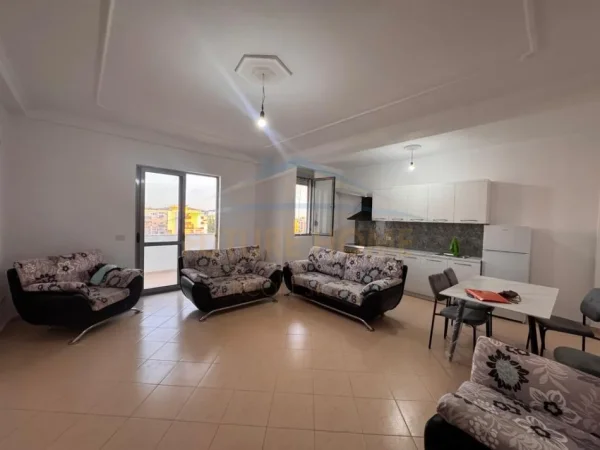 Durres, jepet me qera apartament 2+1 , 83 m² 84 € 