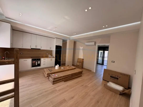 Durres, jepet me qera apartament 1+1+Ballkon Kati 3, 70 m² 300 € 