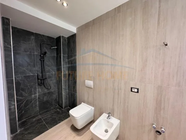 Durres, jepet me qera apartament 1+1+Ballkon Kati 3, 70 m² 300 € 