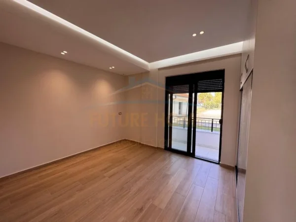 Durres, jepet me qera apartament 1+1+Ballkon Kati 3, 70 m² 300 € 