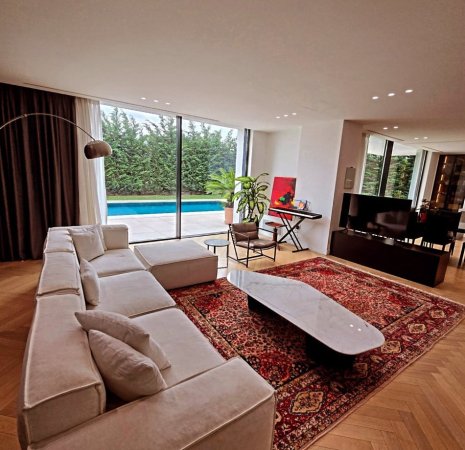 Tirane, shitet apartament 4+1 , 550 m² (Mjull Bathore)