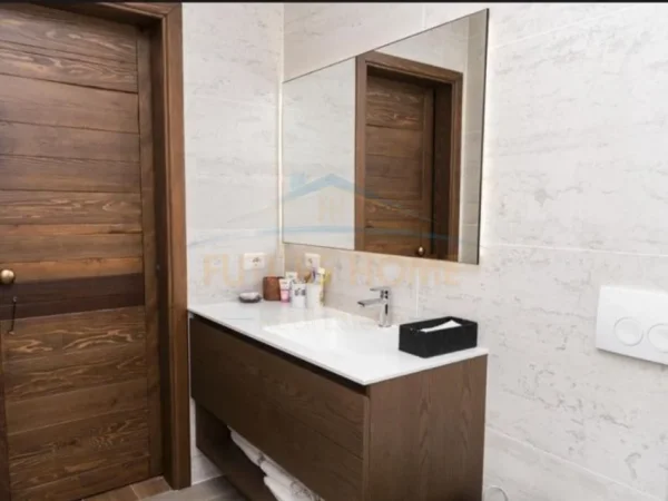 Durres, jepet me qera apartament 2+1 Kati 8, 62 m² 1.000 € 