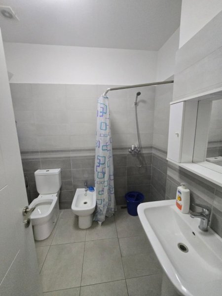 Tirane, jepet me qera apartament 2+1 Kati 5, 109 m² 650 € 