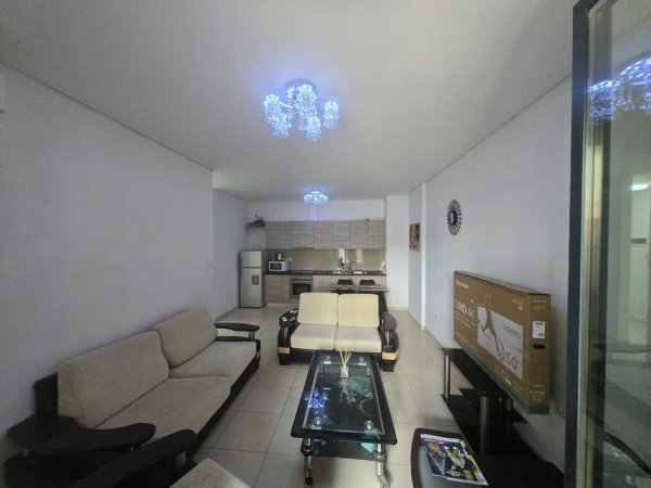 Tirane, jepet me qera apartament 2+1 Kati 5, 109 m² 650 € 