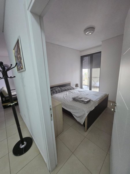 Tirane, jepet me qera apartament 2+1 Kati 5, 109 m² 650 € 