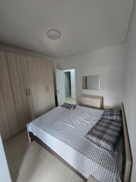 Tirane, jepet me qera apartament 2+1 Kati 5, 109 m² 650 € 
