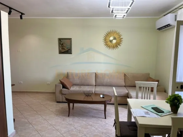 Durres, jepet me qera apartament 1+1 Kati 8, 60 m² 350 € 