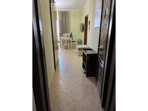 Durres, jepet me qera apartament 1+1 Kati 8, 60 m² 350 € 