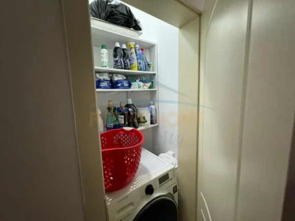 Shitet, Apartament 3+1+2+Depo, Laprakë, Tiranë.