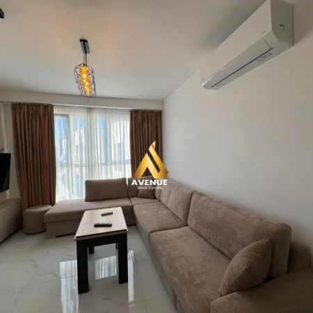 Tirane, jepet me qera apartament 1+1+Ballkon Kati 8, 63 m² 550 € (bulevardi migjeni)