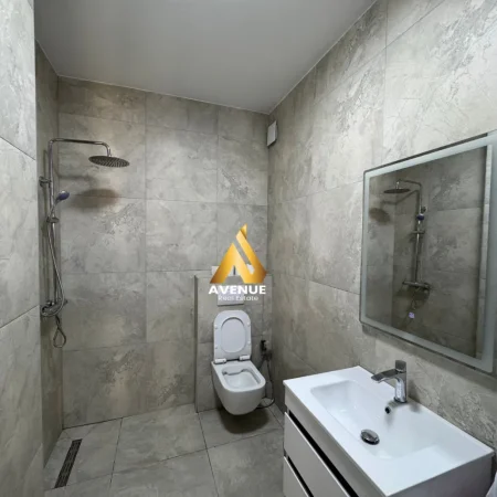 Tirane, jepet me qera apartament 1+1+Ballkon Kati 8, 63 m² 550 € (bulevardi migjeni)