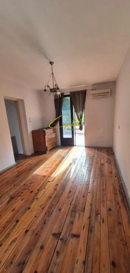 Tirane, jepet me qera Vile 2+1 Kati 2, 240 m² 1.300 € (SELVIA)