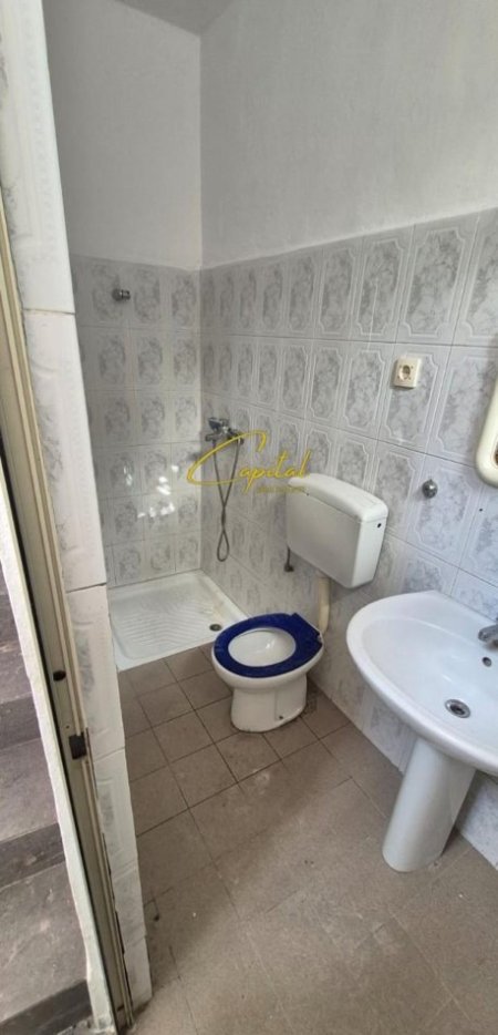 Tirane, jepet me qera Vile 2+1 Kati 2, 240 m² 1.300 € (SELVIA)
