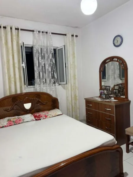 Tirane, jepet me qera shtepi 2+1+Ballkon Kati 2, 85 m² 550 € (Siri Kodra)