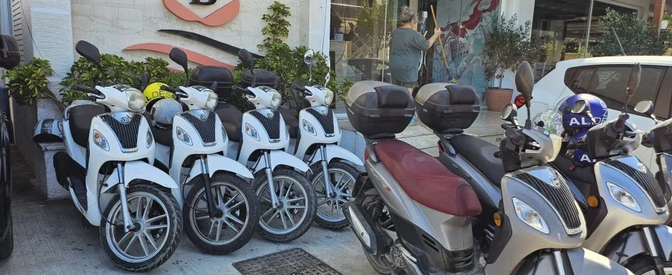 Sarande, Scooter Sym sympony s 125cc. , gri metalizato 14.000 km 1.000 €