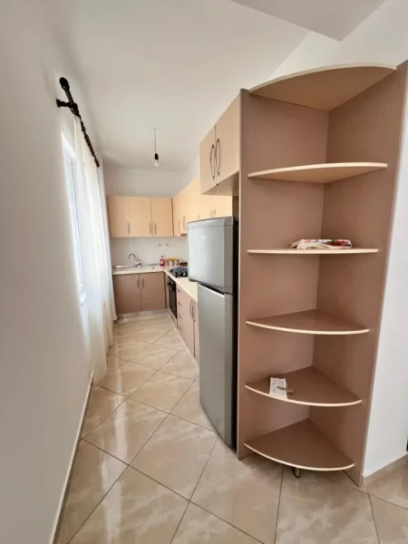 Tirane, jepet me qera apartament 2+1+Ballkon Kati 7, 100 m² 500 € (Astir)