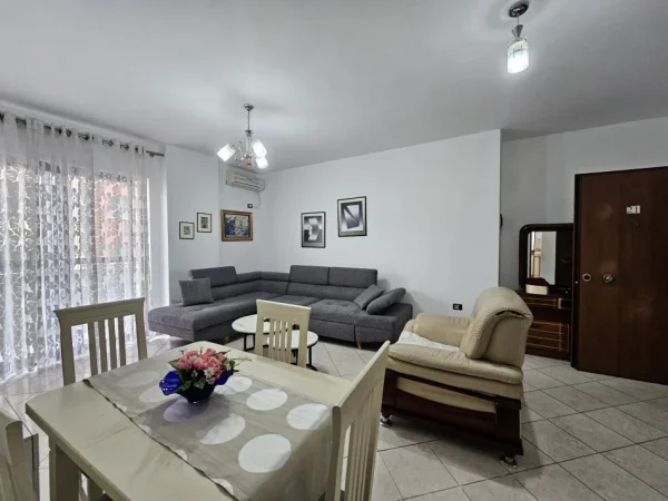 Tirane, jepet me qera apartament 2+1+2 wc +2Ballkone  Kati 4, 110 m² 50.000 lekë në ASTIR PRANË RRUGES KRYESORE