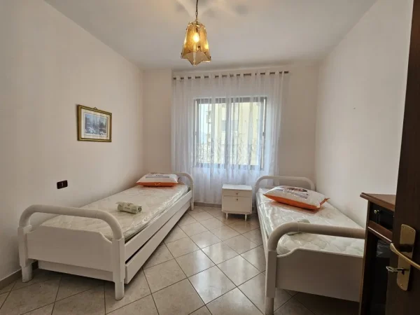 Tirane, jepet me qera apartament 2+1+2 wc +2Ballkone  Kati 4, 110 m² 50.000 lekë në ASTIR PRANË RRUGES KRYESORE