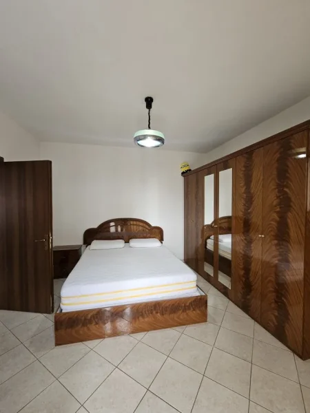 Tirane, jepet me qera apartament 2+1+2 wc +2Ballkone  Kati 4, 110 m² 50.000 lekë në ASTIR PRANË RRUGES KRYESORE